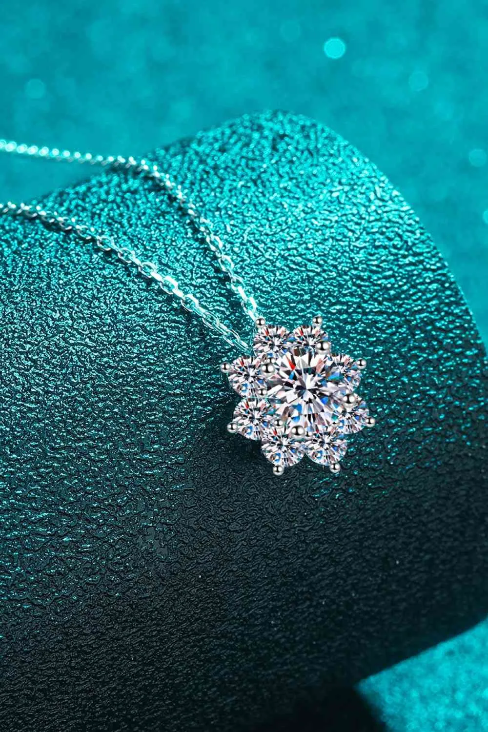 1 Carat Moissanite Floral-Shaped or Snowflake Pendant Necklace