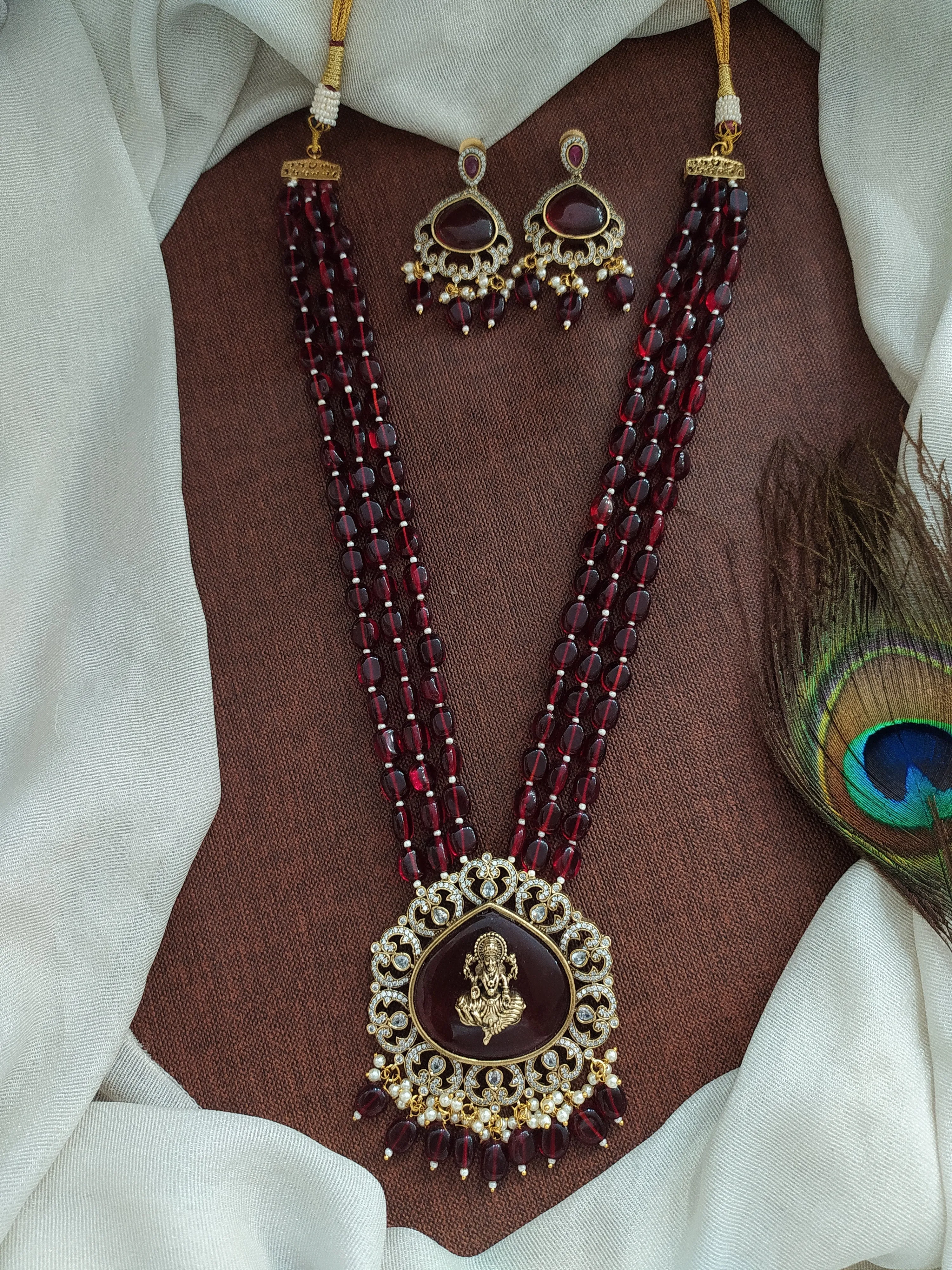 Adorable Center Divine Pendant Victorian Mala Set