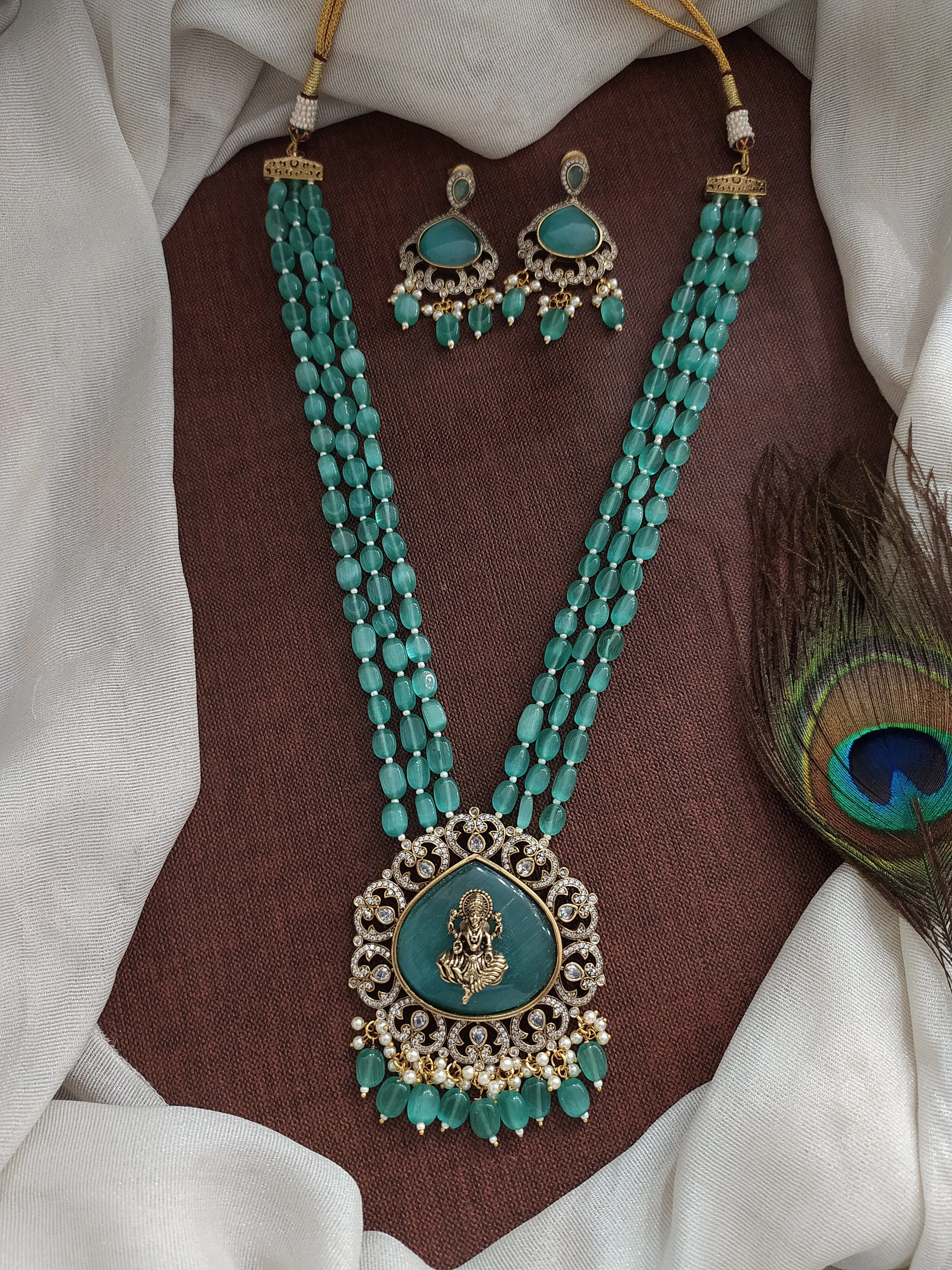 Adorable Center Divine Pendant Victorian Mala Set