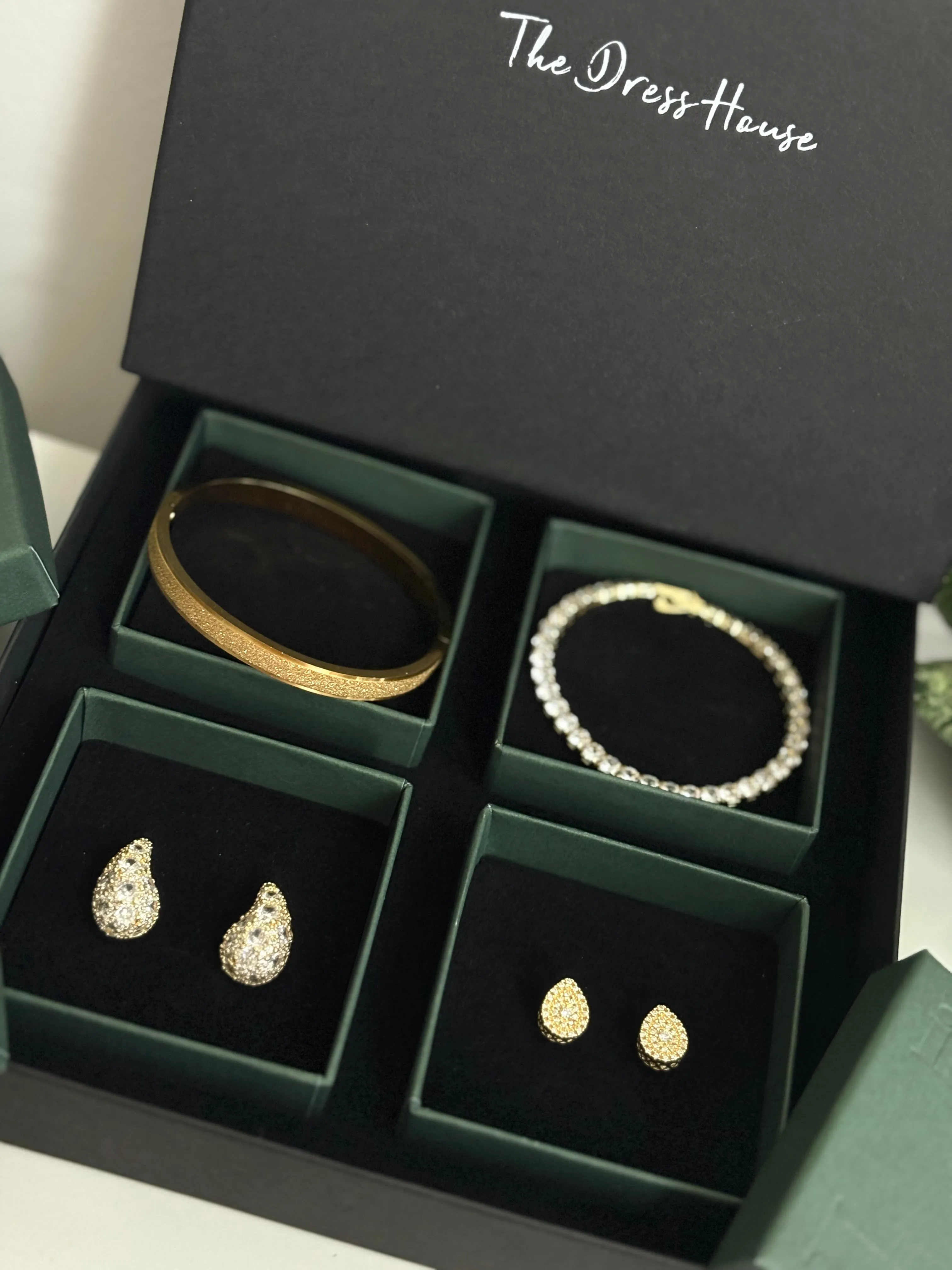 Advent Gifting Box 24 - Gold Earring Bracelet