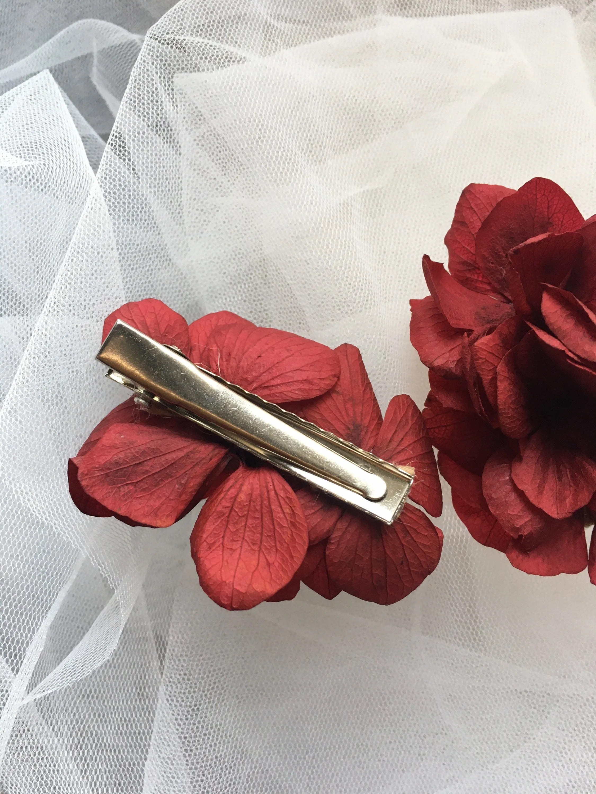 Dried Floral Hair Clip in Red Burgundy, Handmade Real Flower Hair Pins, Engagement Hair Comb, Red Preserved Hydrangea Hair Clip UK, Burgundy Flower Barrette UK