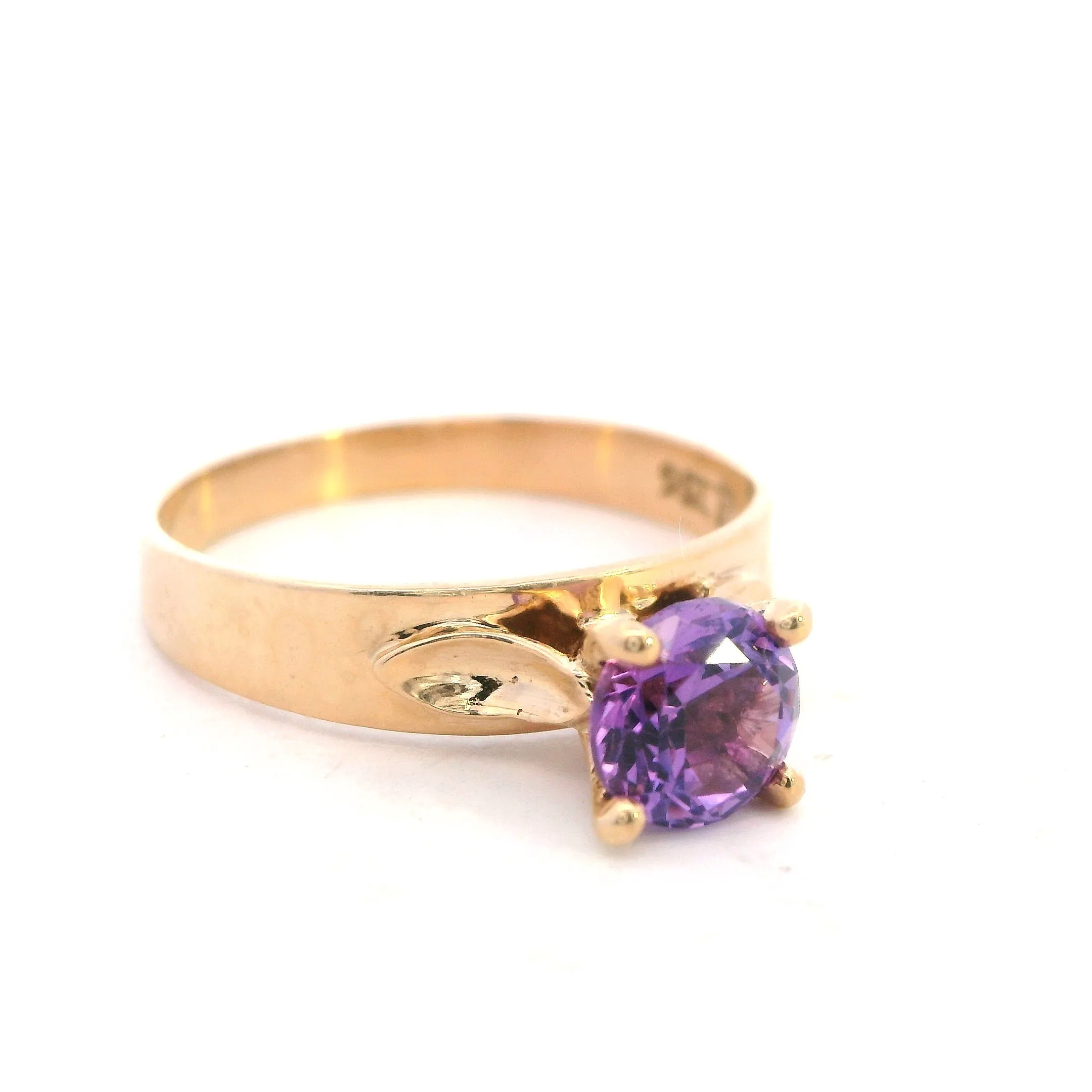 Elegant Yellow Gold Synthetic Pink Sapphire Ring - Modern and Chic