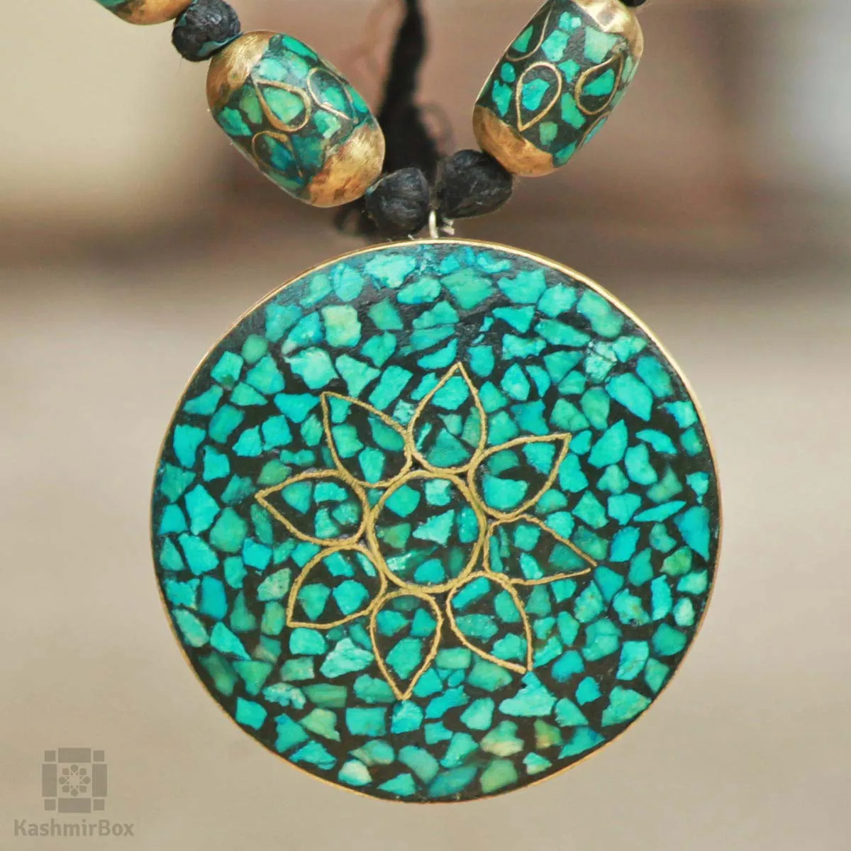 Ferozi Starred Neck Piece