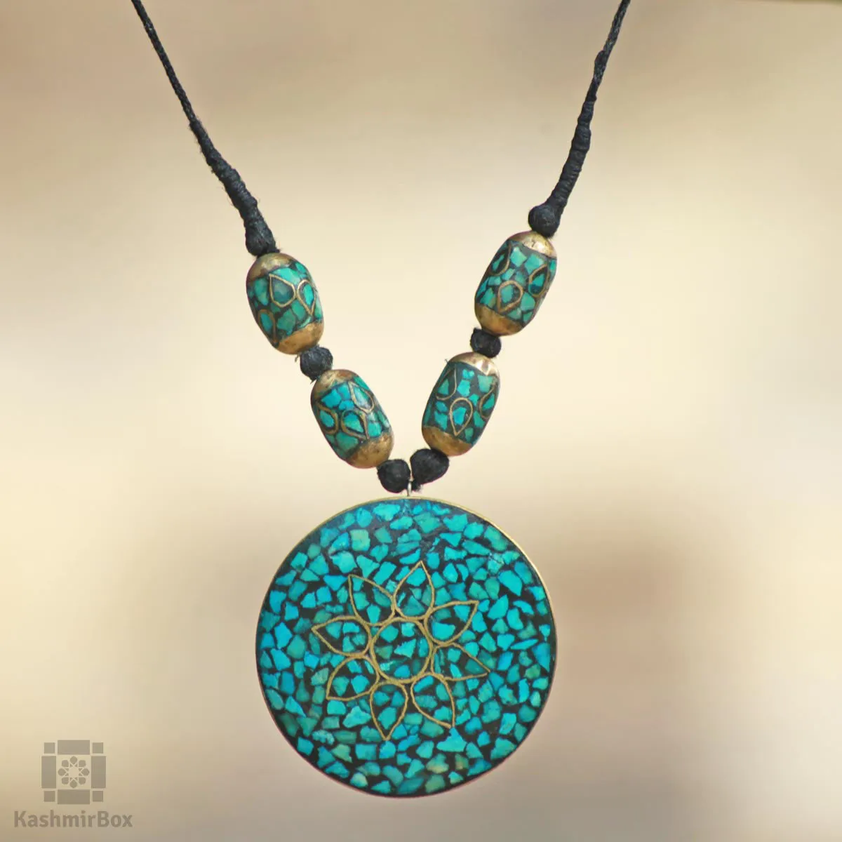 Ferozi Starred Neck Piece