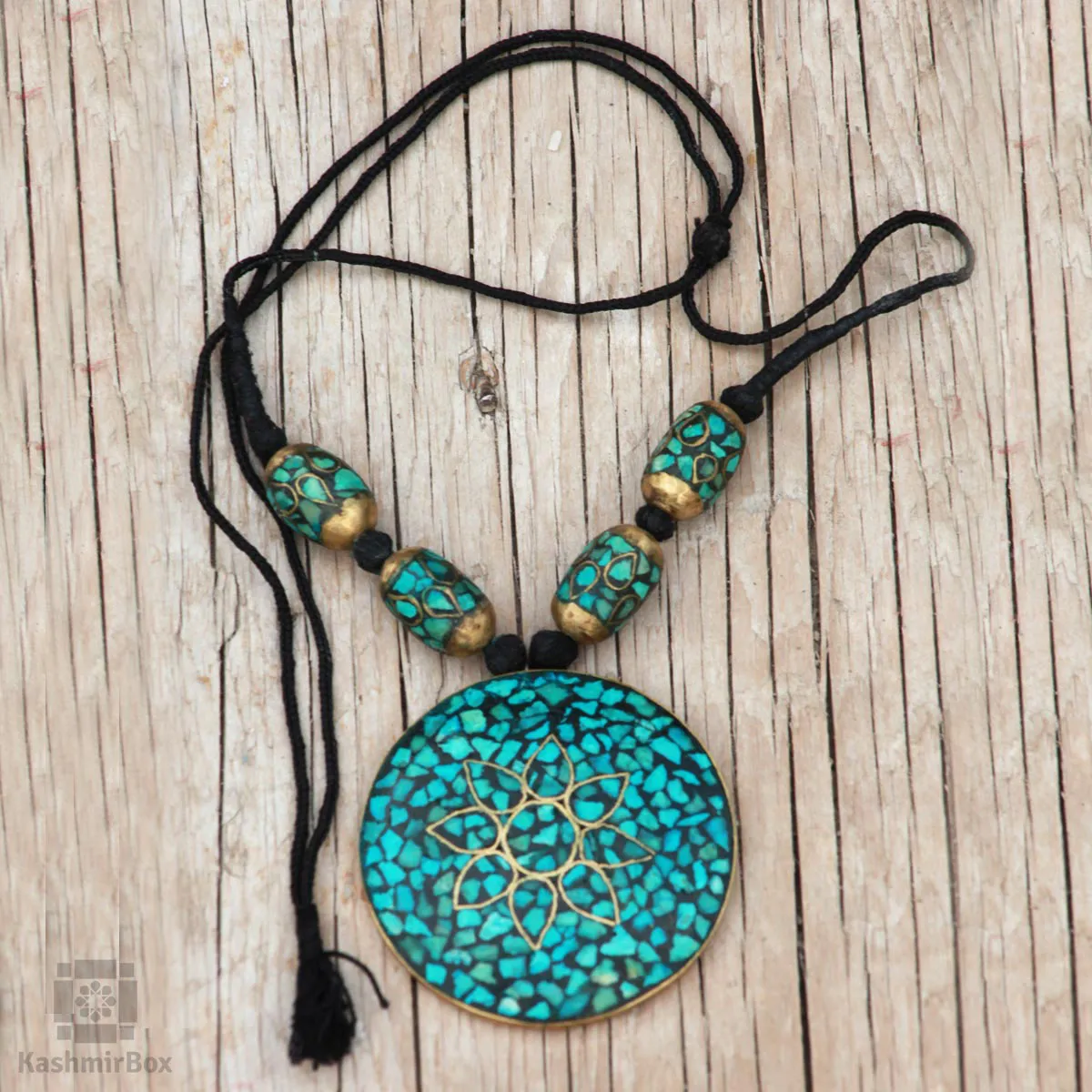 Ferozi Starred Neck Piece