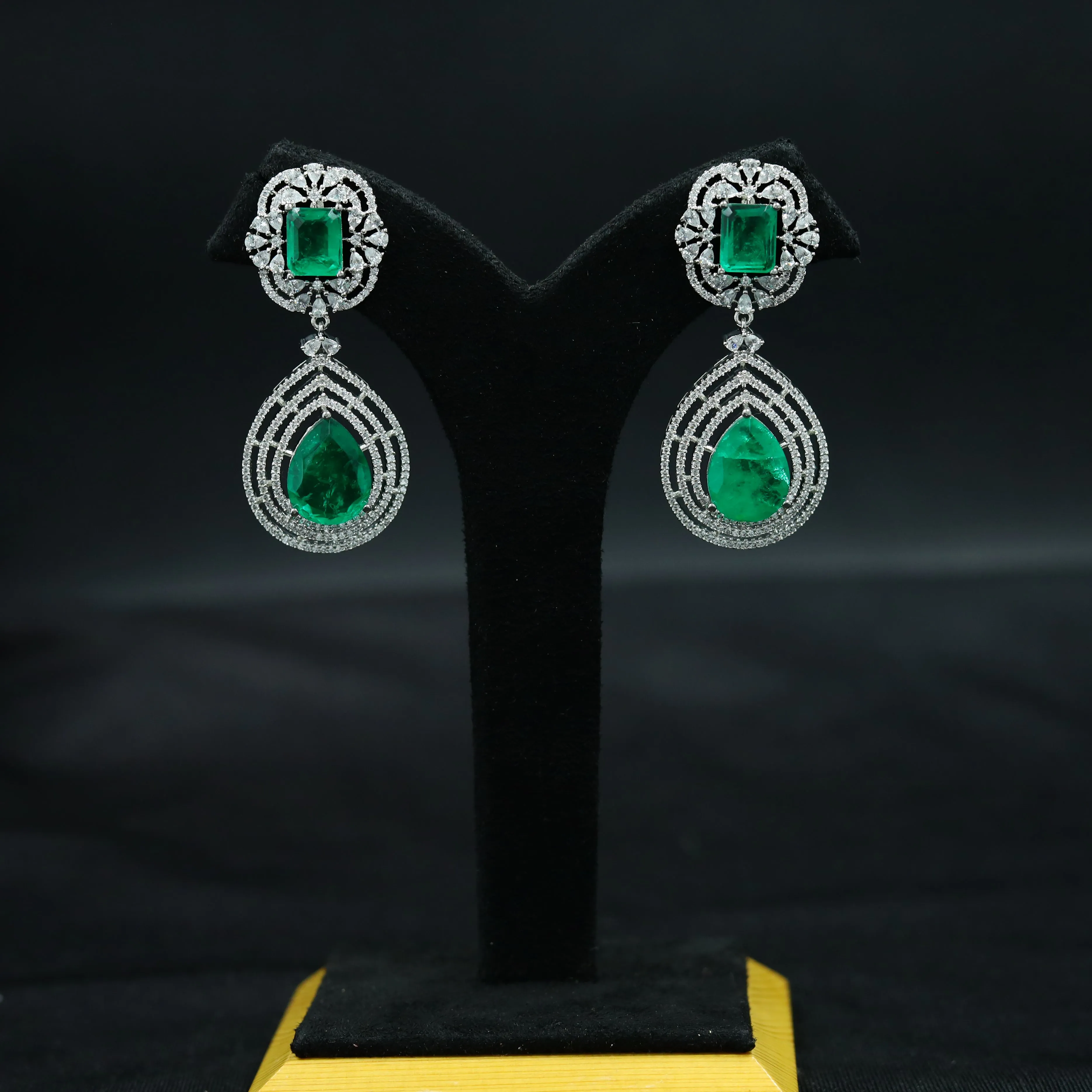 Manish Malhotra Inspired Round Neck Zircon/AD Necklace Set 11898-69