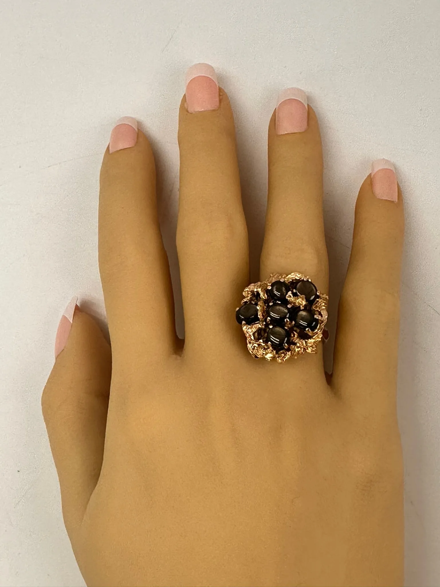 Mystical 9ct Yellow Gold Star Sapphire Ring