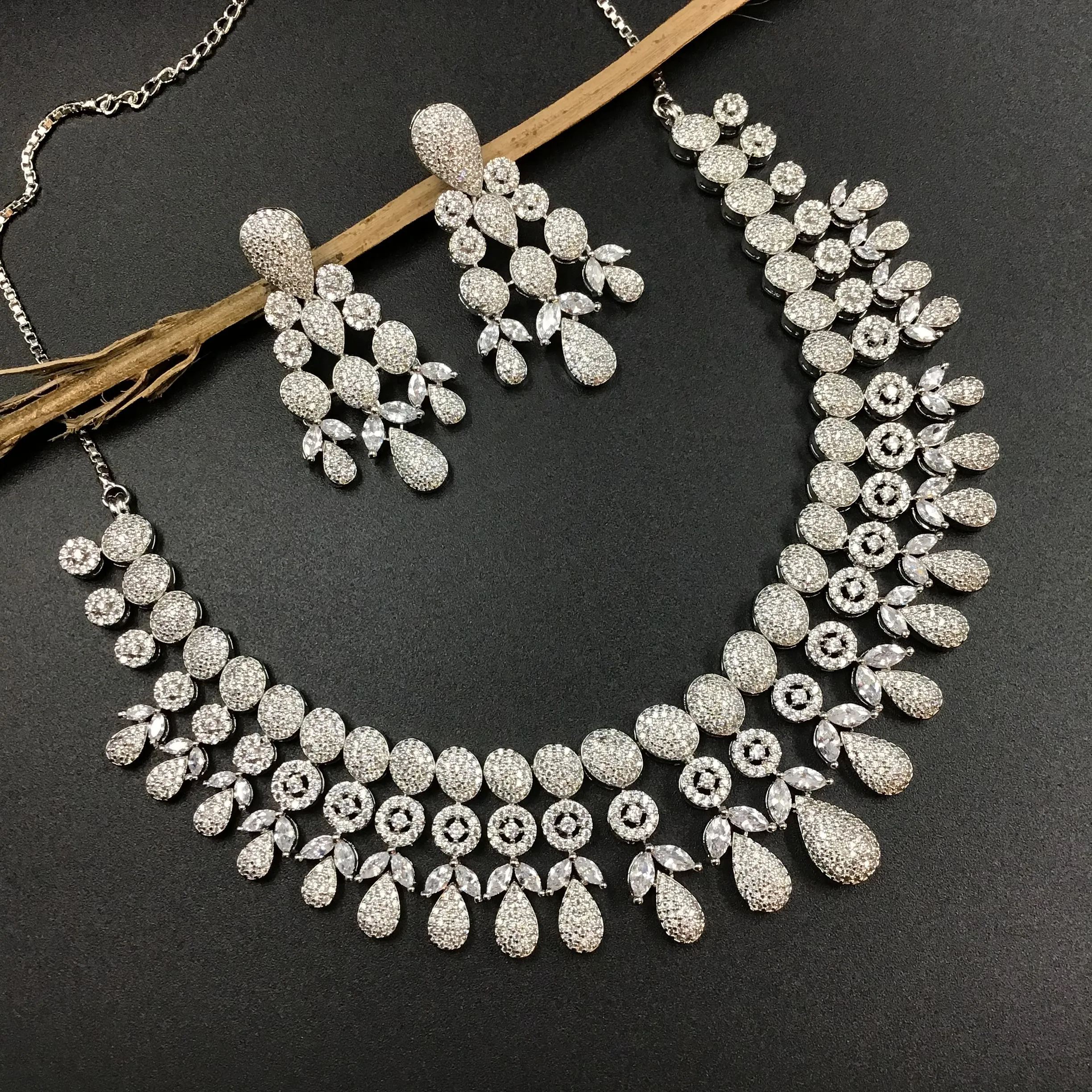 Round Neck Zircon/AD Necklace 3278-08
