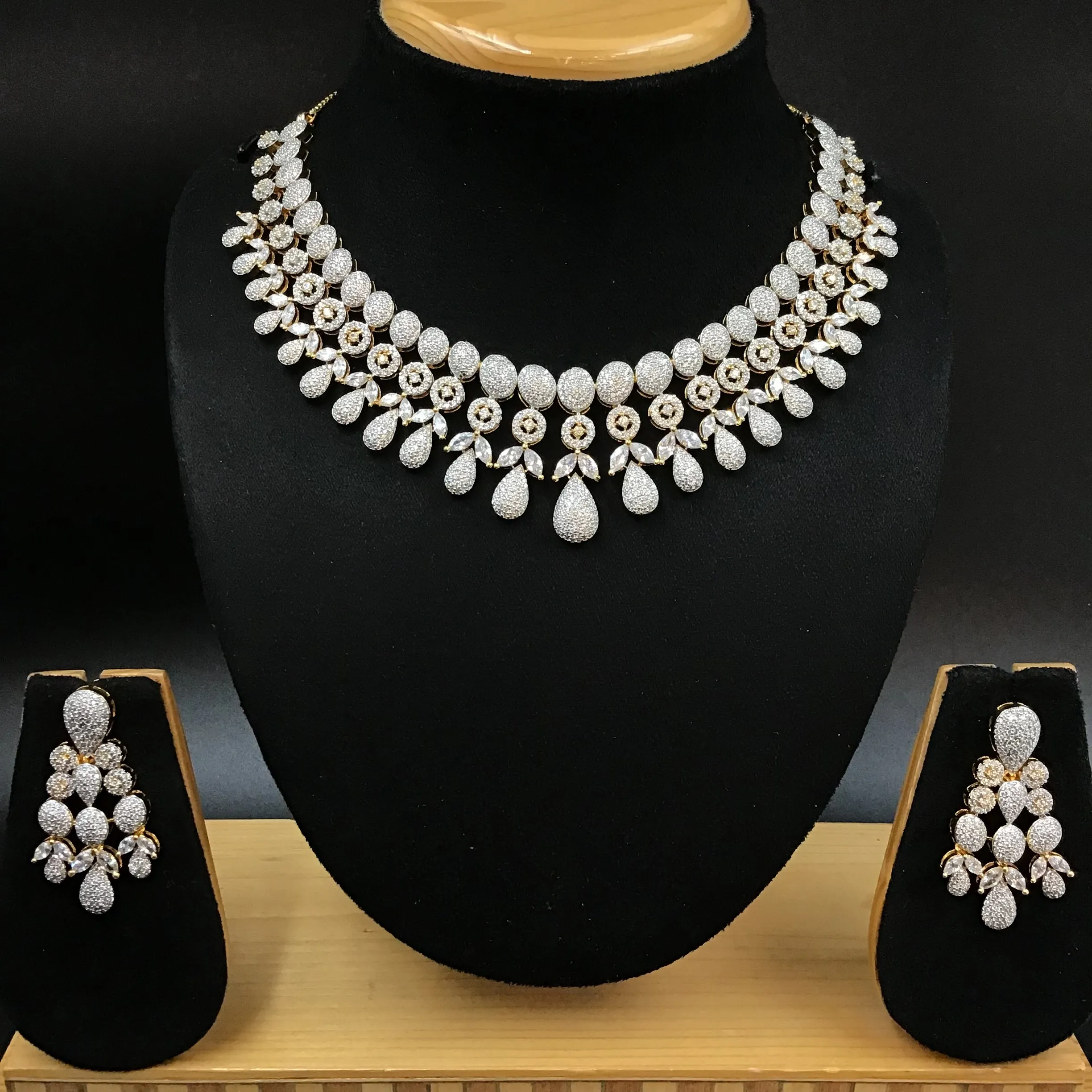 Round Neck Zircon/AD Necklace 3278-08