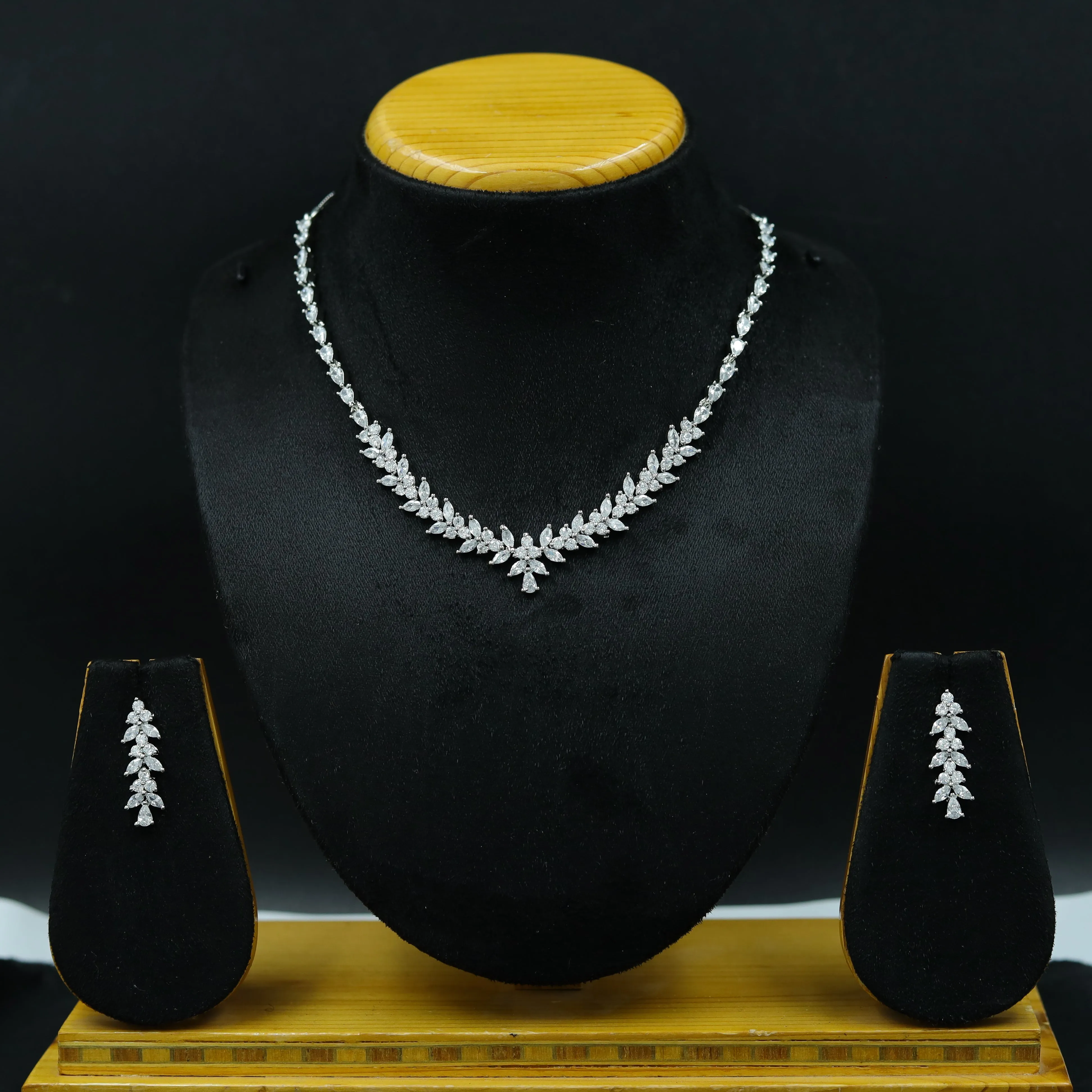 Round Neck Zircon/AD Necklace Set 11817-31
