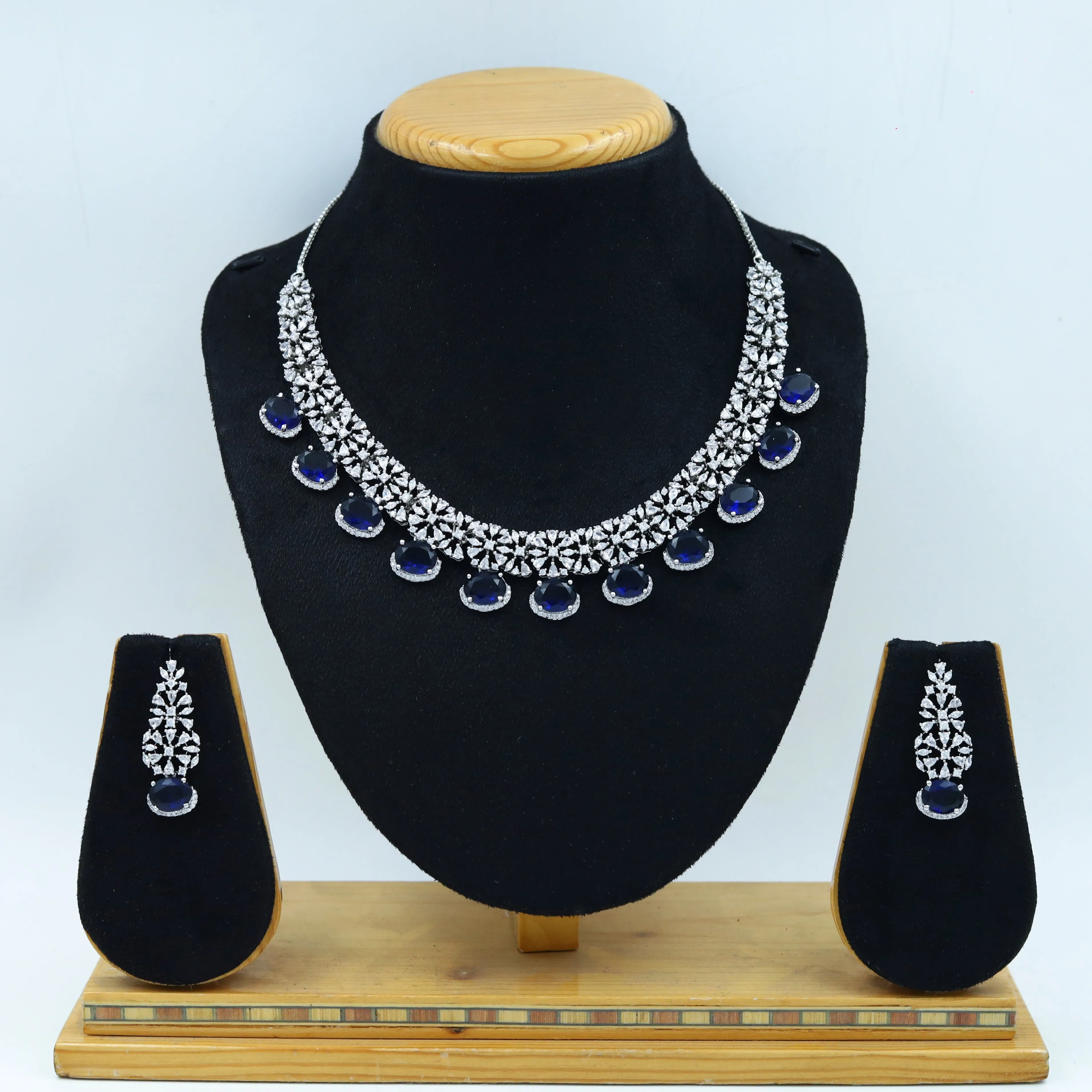 Round Neck Zircon/AD Necklace Set 11909-69