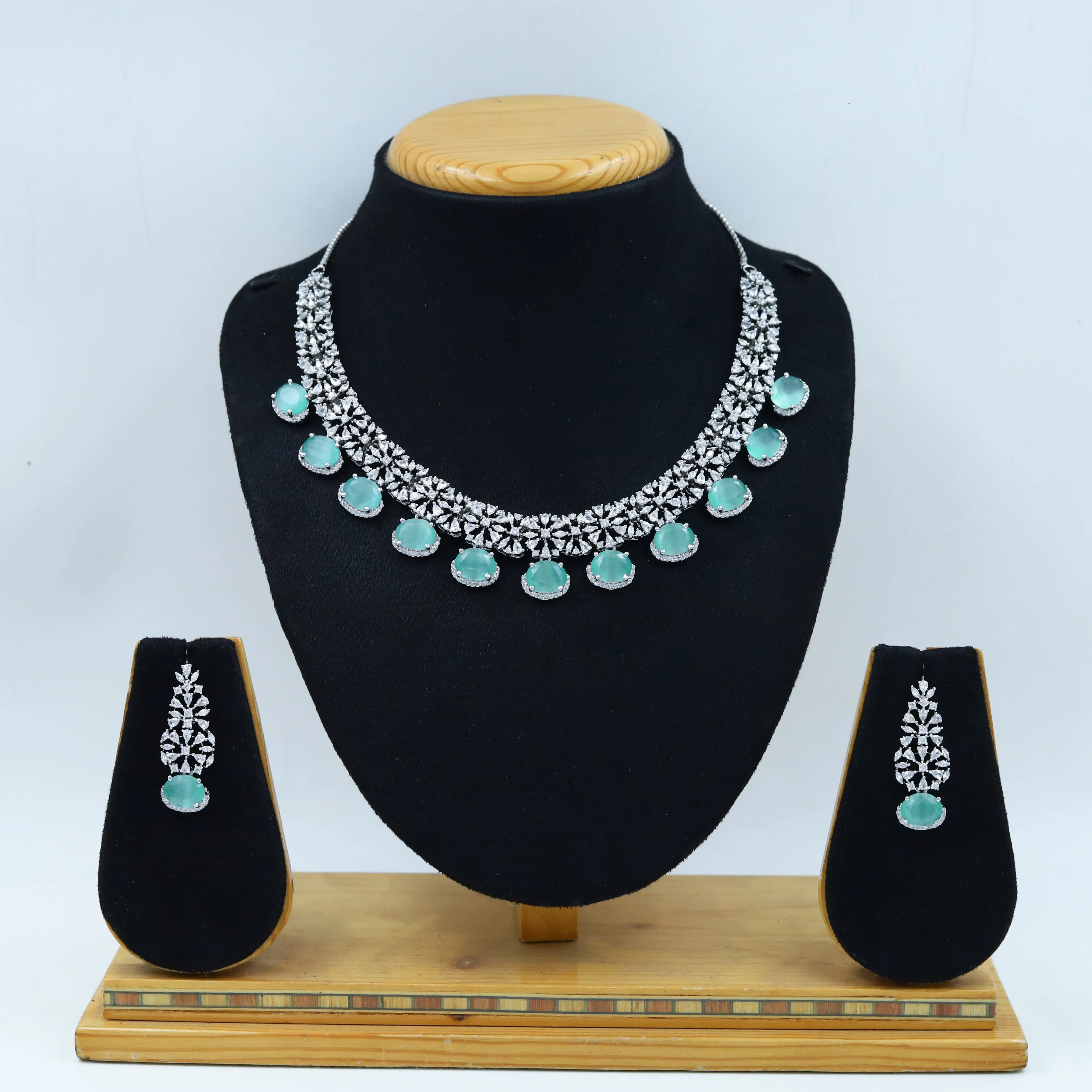 Round Neck Zircon/AD Necklace Set 11909-69