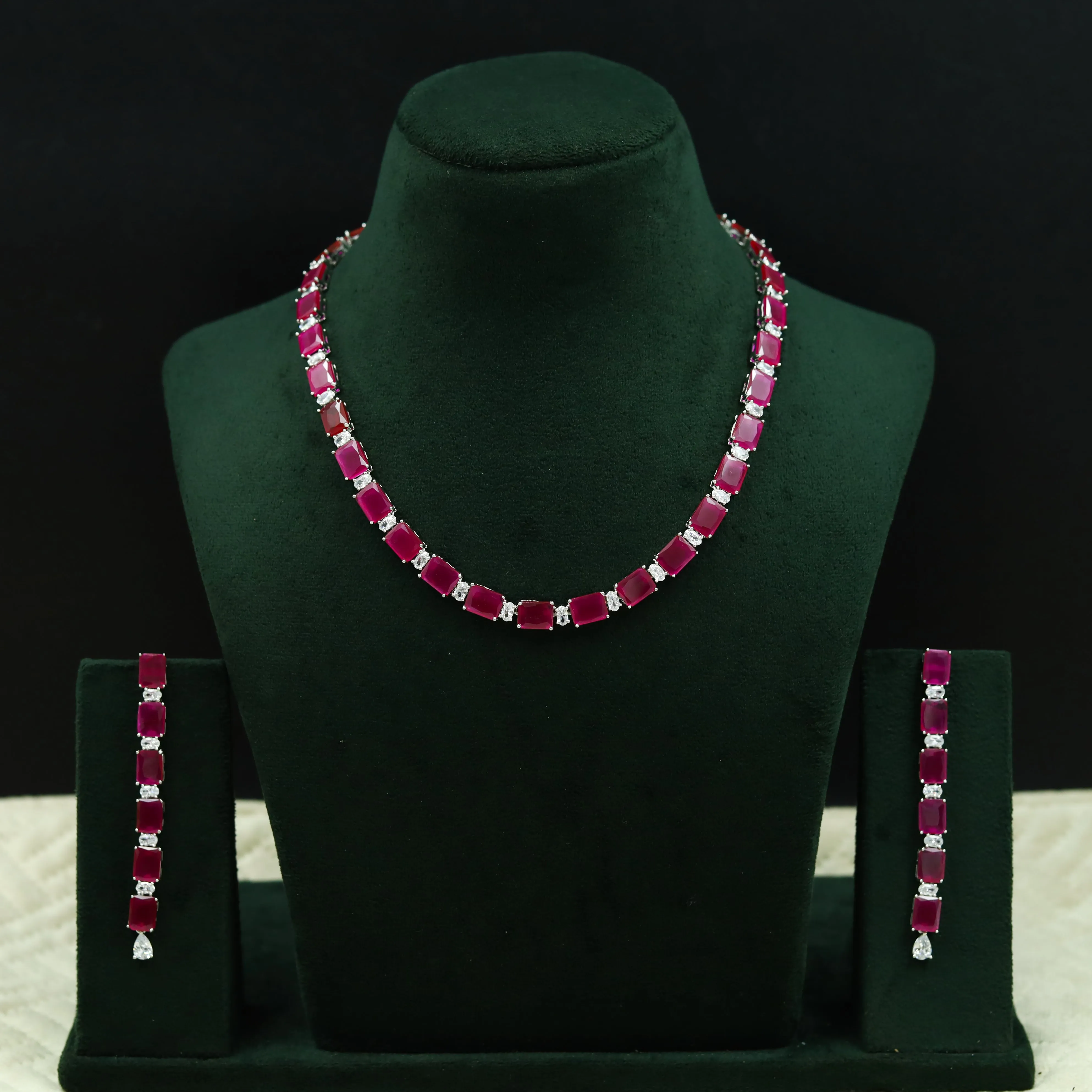 Round Neck Zircon/AD Necklace Set 12536-28
