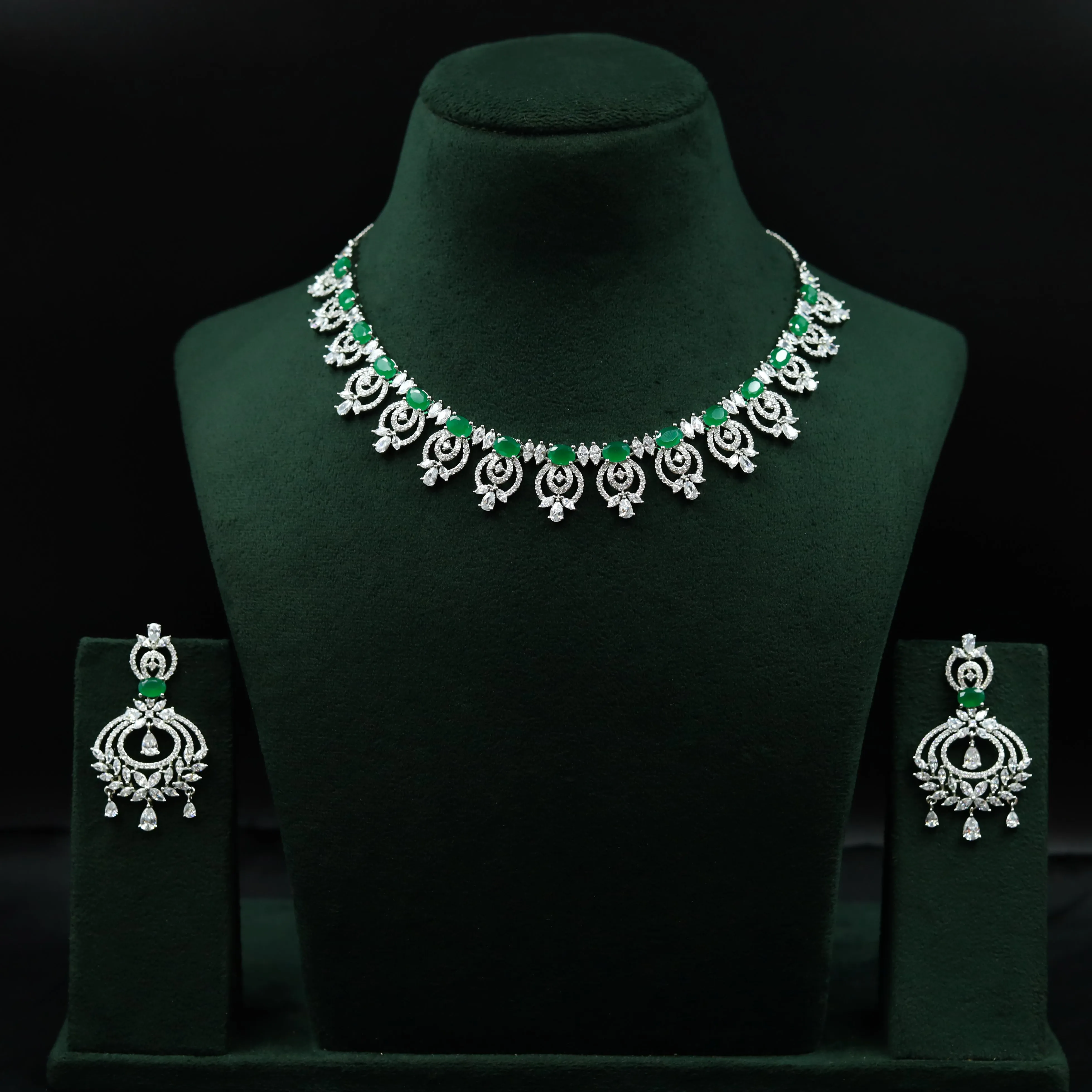 Round Neck Zircon/AD Necklace Set 12770-68