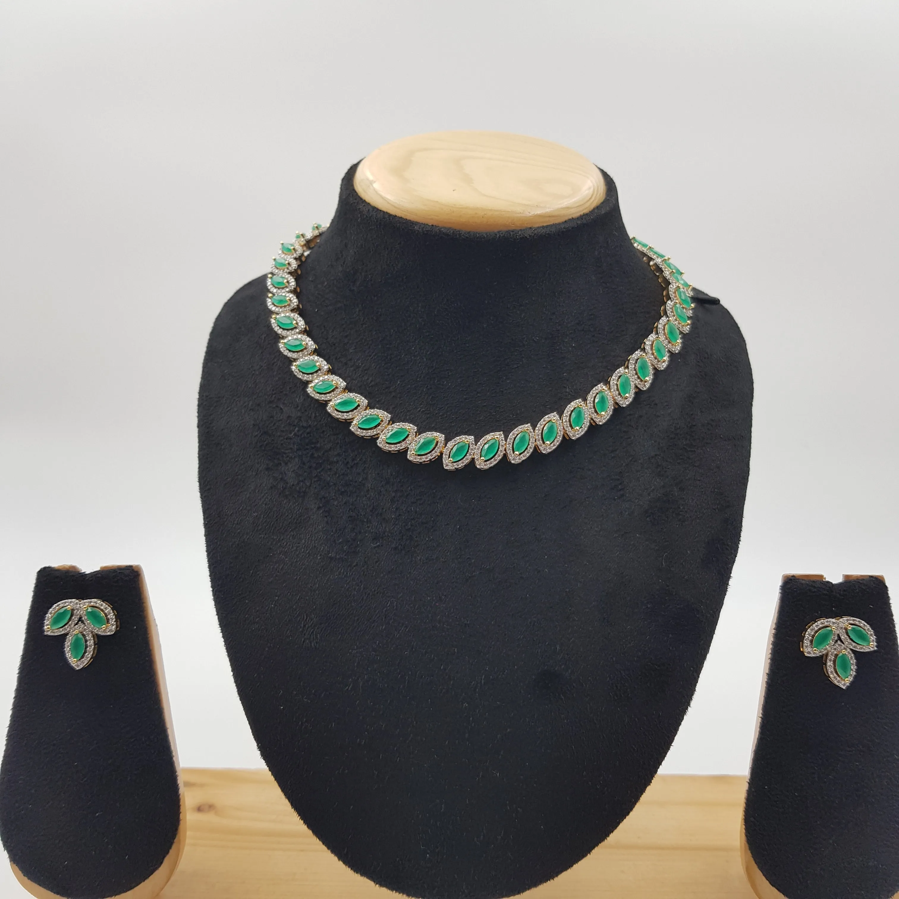 Round Neck Zircon/AD Necklace Set 8574-08