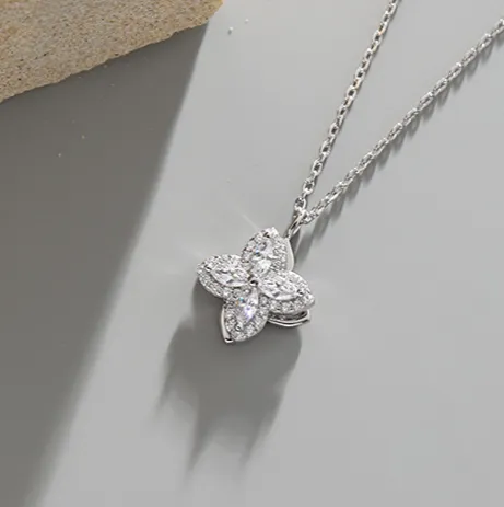 Spinning Clover Necklace 925 Silver