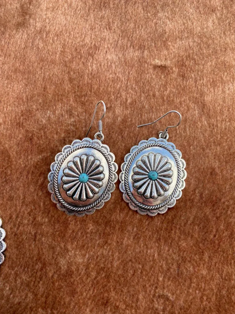 Western Linked Concho Necklace Set