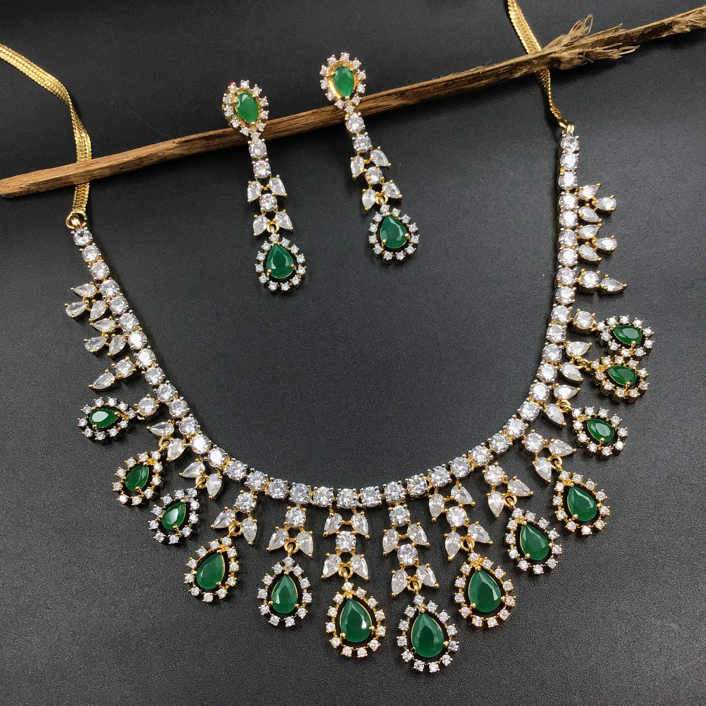 Zircon/AD Round Neck Necklace Set 20047-7231