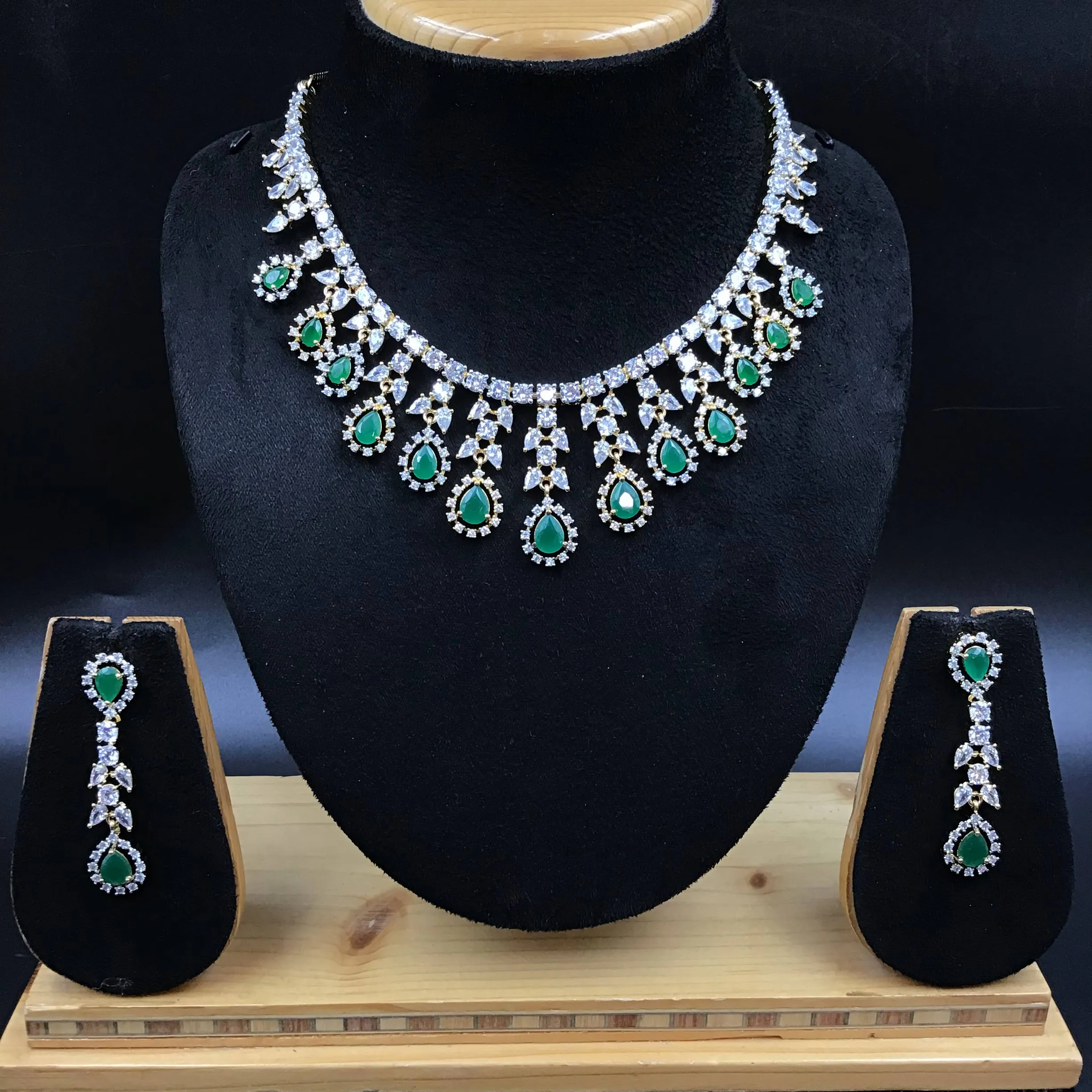 Zircon/AD Round Neck Necklace Set 20047-7231